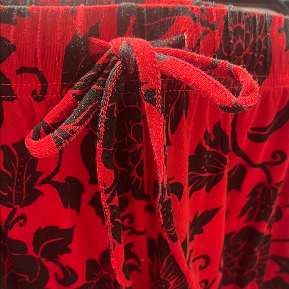 Cabernet Red and Black Women’s Pajama Set Size XL - Picture 6 of 7